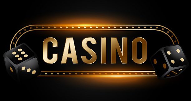 Texto casino con dados de juego a los lados representando los casinos online